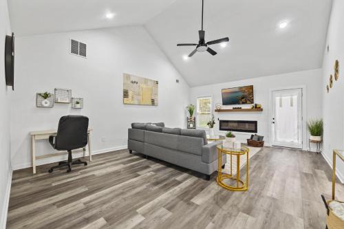 Loganville House | Cozy 3 BR house with Wi-Fi near Tribble Mill Park