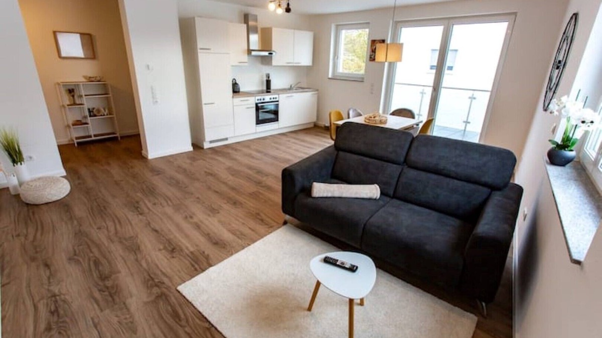 Lahr Apartment | COZY 3-room apartment with balcony *near Europa Park*