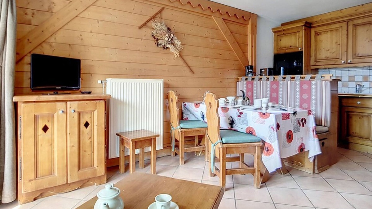 Reberty Apartment | Cozy 3-Room Apt Near Slopes: Balcony, Pool, Sauna, Covered Parking