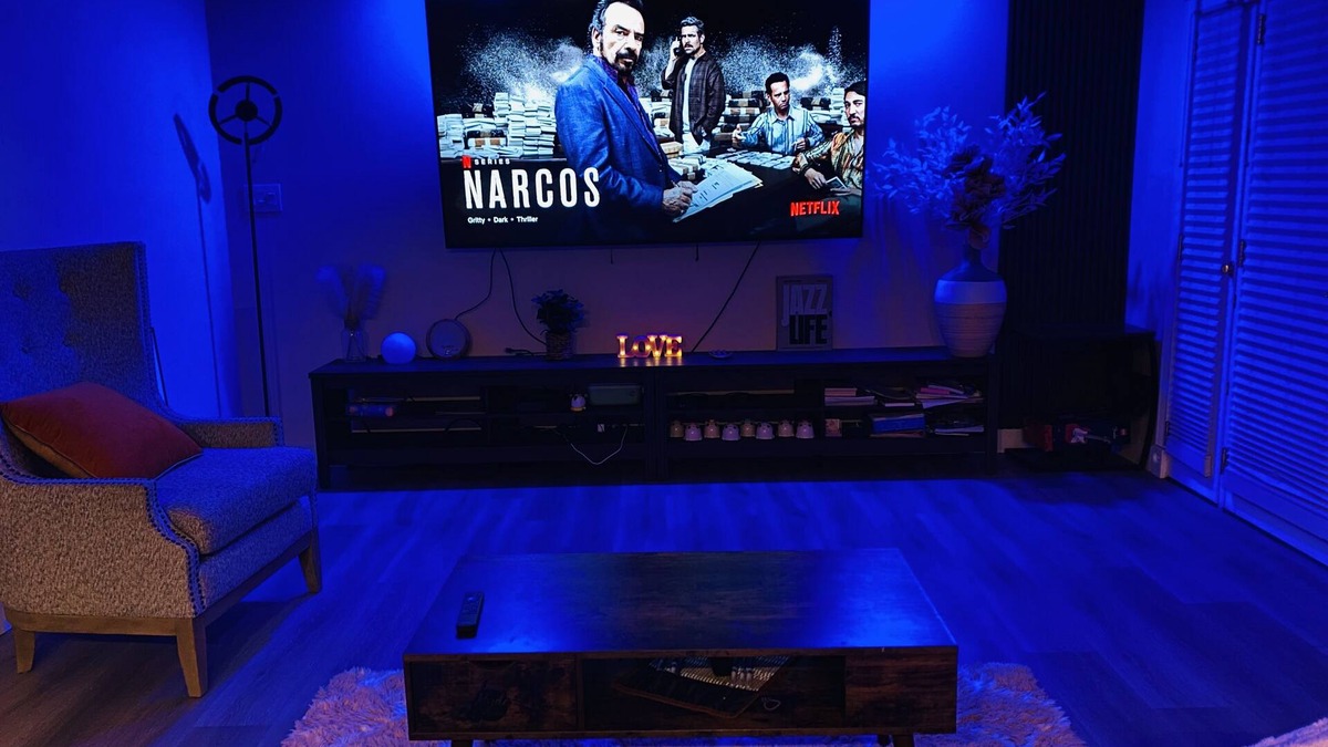 Ontario House | Cozy 3B2B Romantic 85"TV Close to Ontario Airport