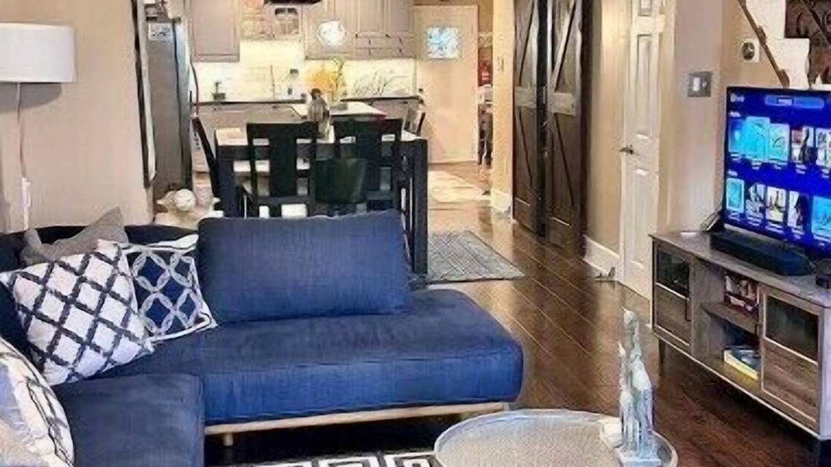 Yeadon House | Cozy 3BR 15 mins from Center City, PHL Airport, UPenn and Stadiums.