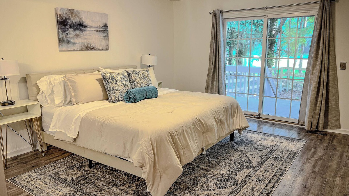Olivia House | Cozy 3BR/2BA home in Carolina Trace ~ Sleeps 8 ~ Deck ~ Fence ~ Golf Course View