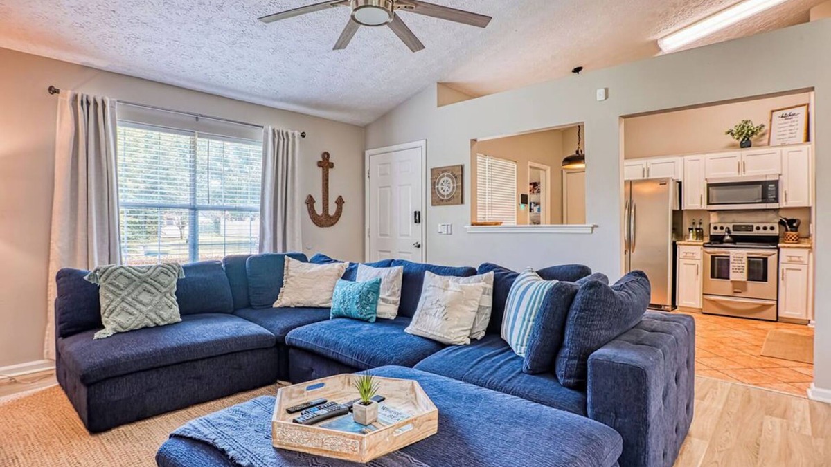 Whitemarsh Island House | Cozy 3Br/2bath Home w/heated private pool near Savannah DT & Tybee beach
