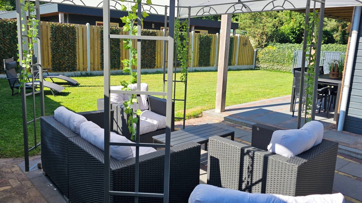 Erm House | Cozy 3BR Bungalow in Ermerstrand park - The Village House Retreat near the beech