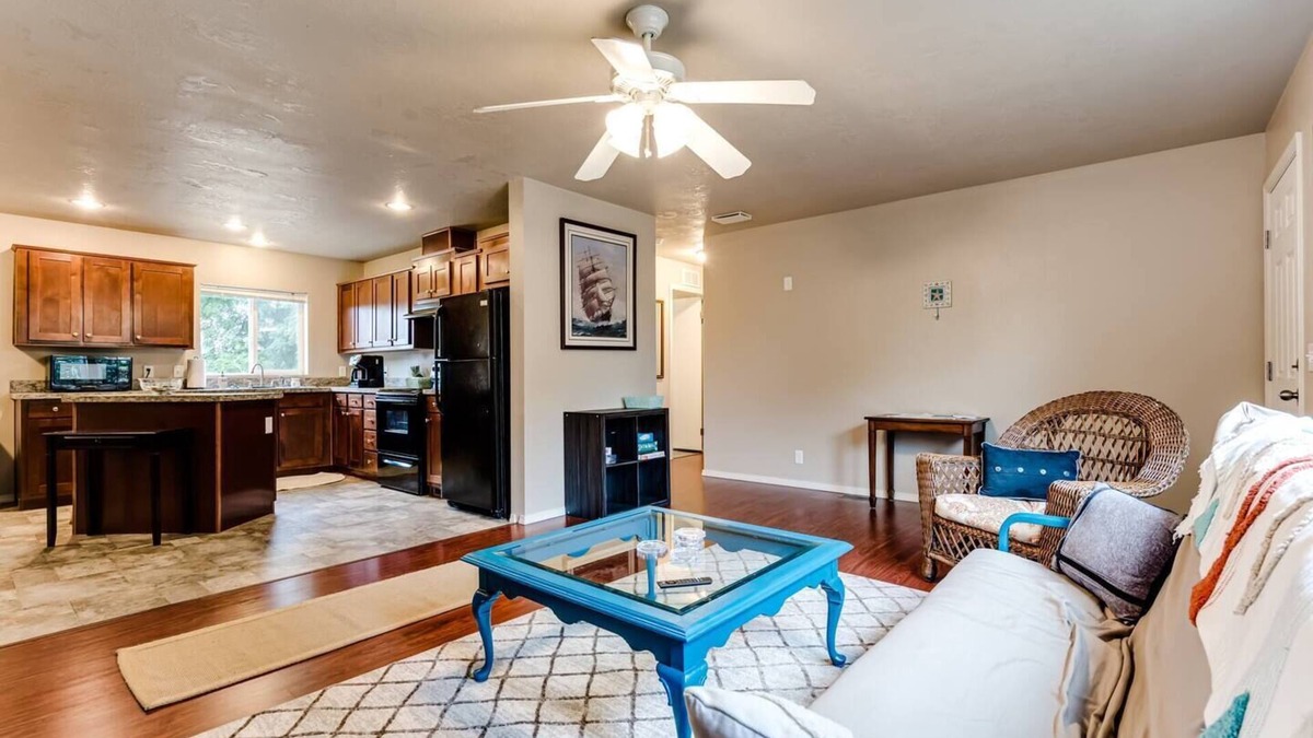 Saginaw Cottage | Cozy 3BR Farmhouse Near Wineries, Eugene & TrackTown USA