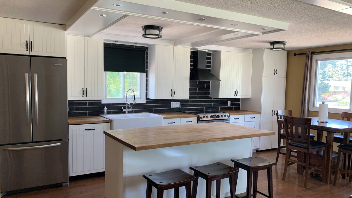 Okanagan-Similkameen House | Cozy 3BR house by the beach