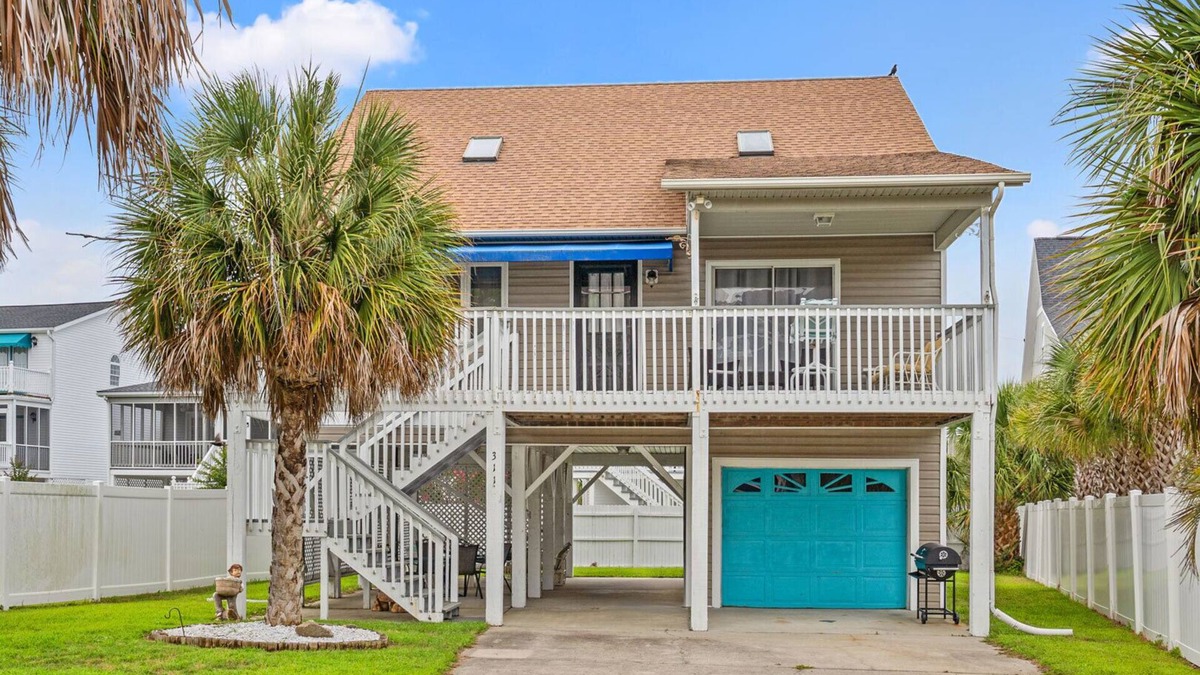 North Myrtle Beach House | Cozy 3BR near Cherry Grove Beach – Quiet stay, walk to sand, WiFi, golf carts allowed!