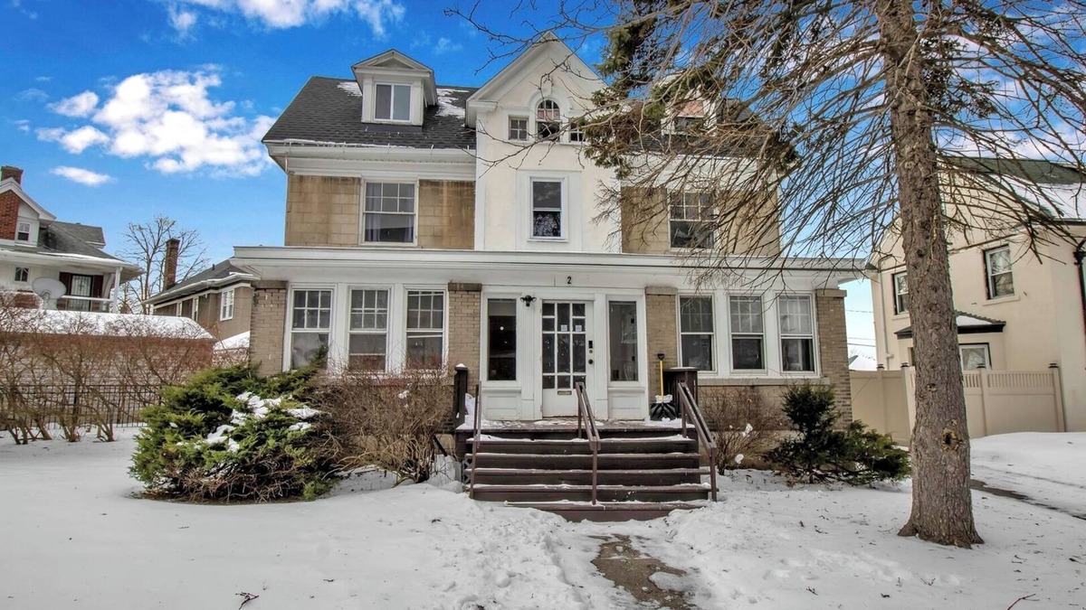 North Buffalo Cottage | Cozy 3BR Near UB & Niagara Falls - Pet Friendly