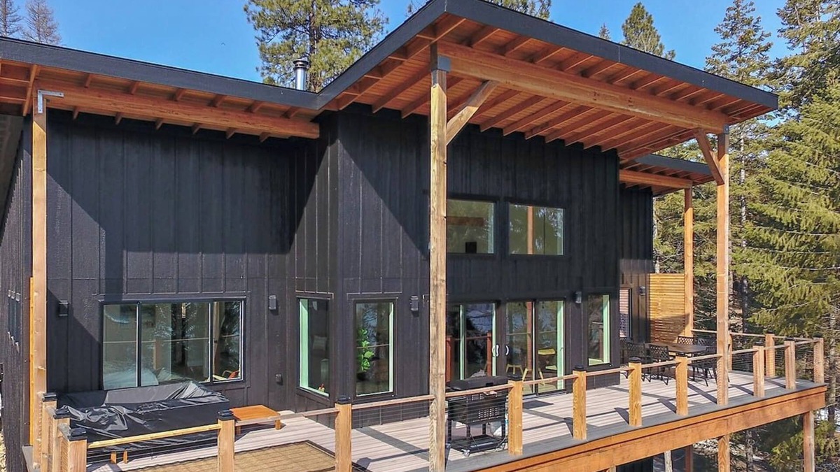 Worley House | Cozy 3BR Retreat w/Lake Access, Deck, BBQ and Golf Cart for 11 guests