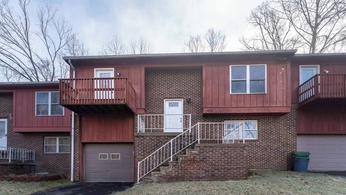 Morgantown House | Cozy 3BR townhouse near WVU, Hospitals, Interstate