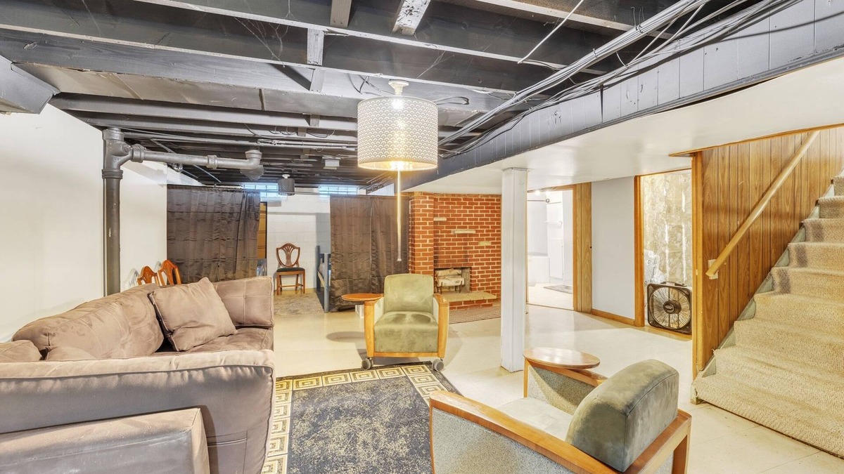 Westland House | Cozy 3br Westland Retreat 3 Bedroom Home by RedAwning