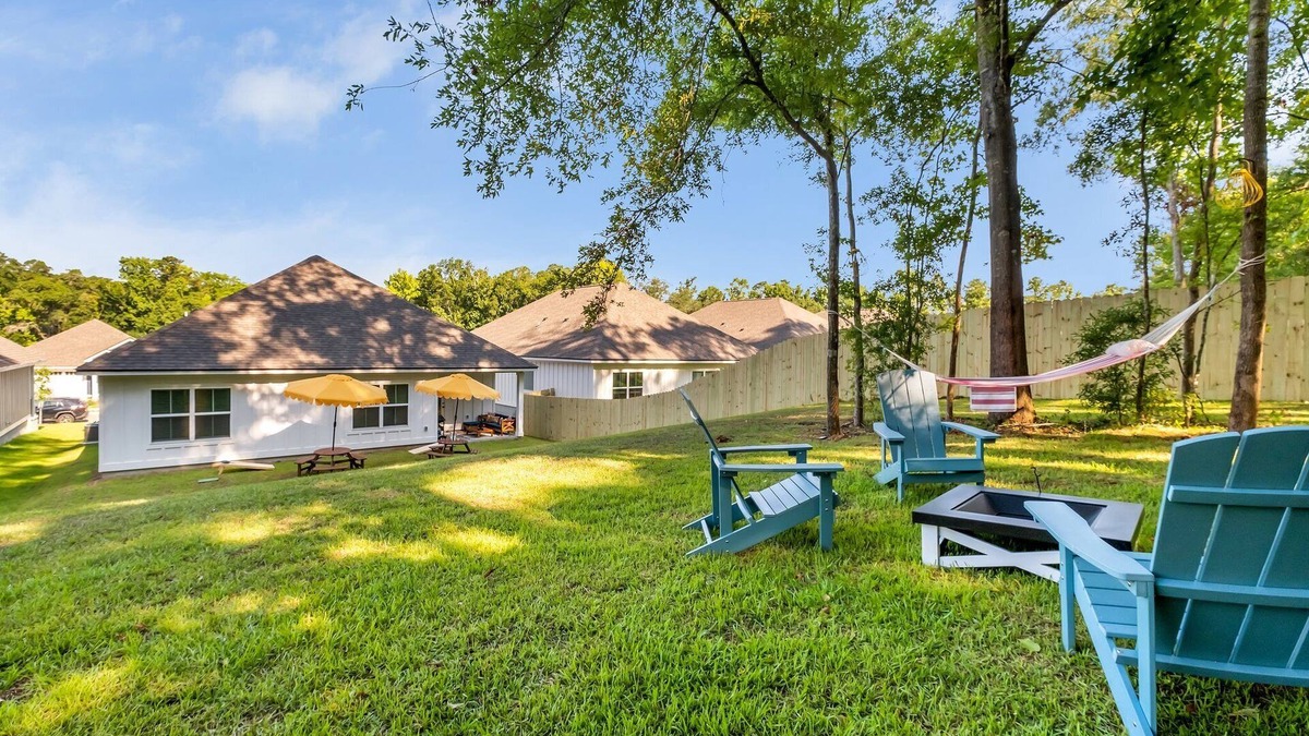 Tallahassee House | Cozy 4 BD House/BBQ & Backyard/15 mins to FSU