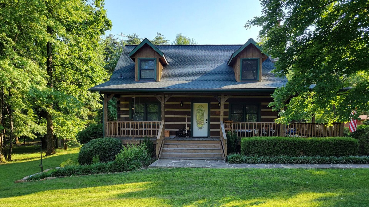 Broad Run Cabin | Cozy 4 Bedroom Cabin in Broad Run