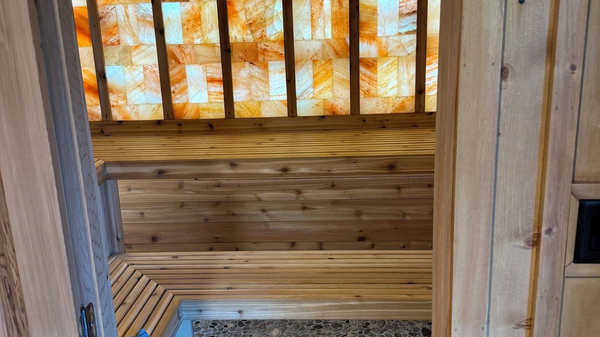 L'Anse Cabin | Cozy 4-bedroom cabin with WiFi, AC on Lake Superior.