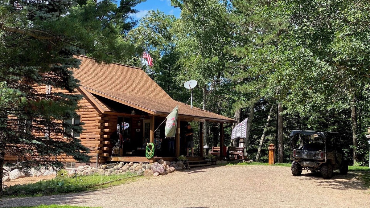 Suring Cabin | Cozy 4-bedroom cabin with AC and WiFi on 20 acres overlooking a private pond