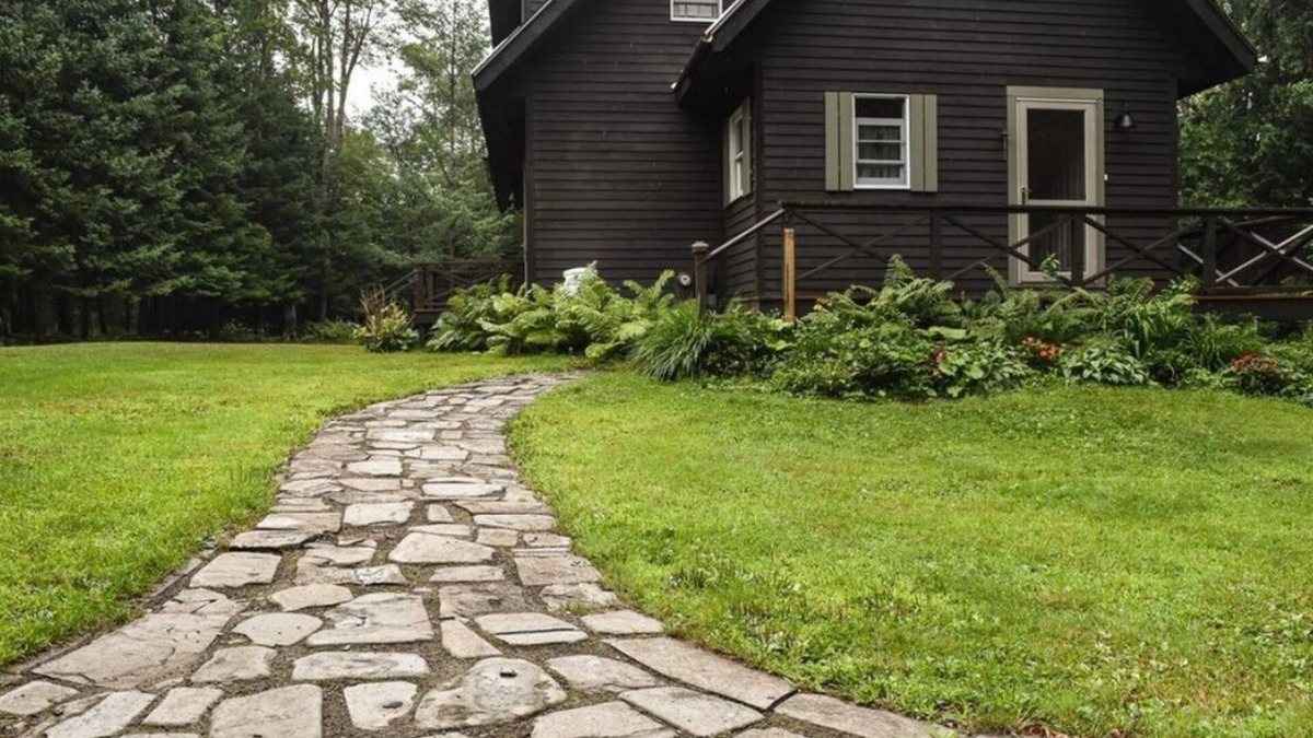 Remsen House | Cozy 4-Bedroom Cottage Nestled in the Trees by Kayuta Lake