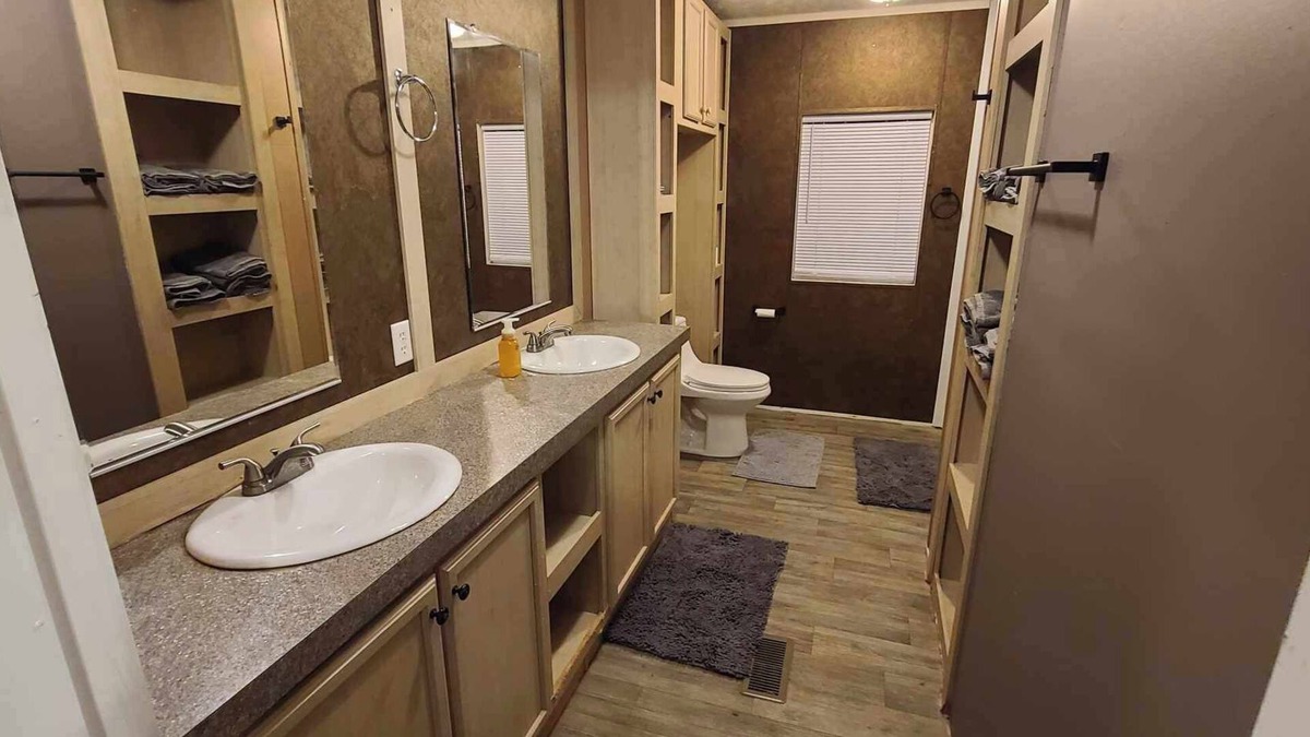 Sod House | Cozy 4-bedroom Hobet House less than 1 mile to Ivy Branch Trailhead.