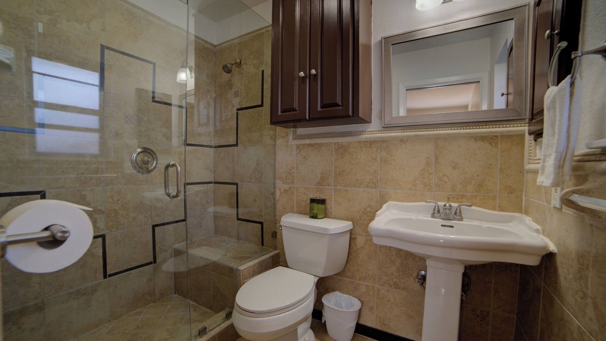 Leon Valley House | Cozy 4-bedroom house in wonderful San Antonio with WiFi, AC, and pet friendly.