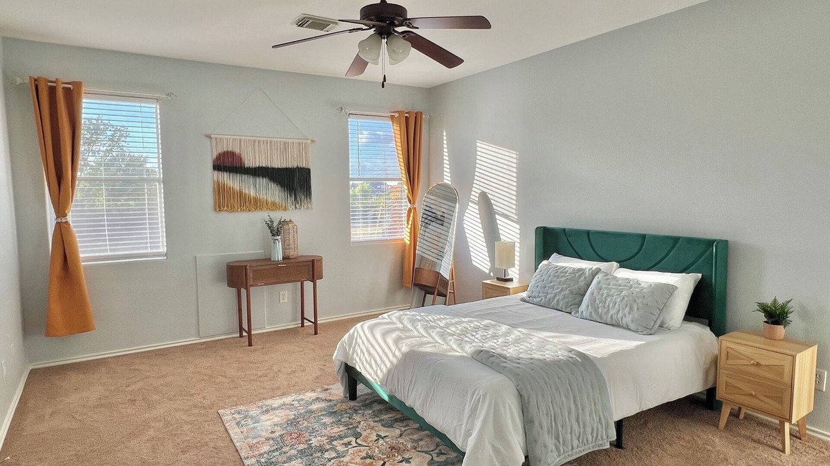 Pioneer Crossing House | Cozy 4-bedroom house in northeast Austin-sleeps 12 guests