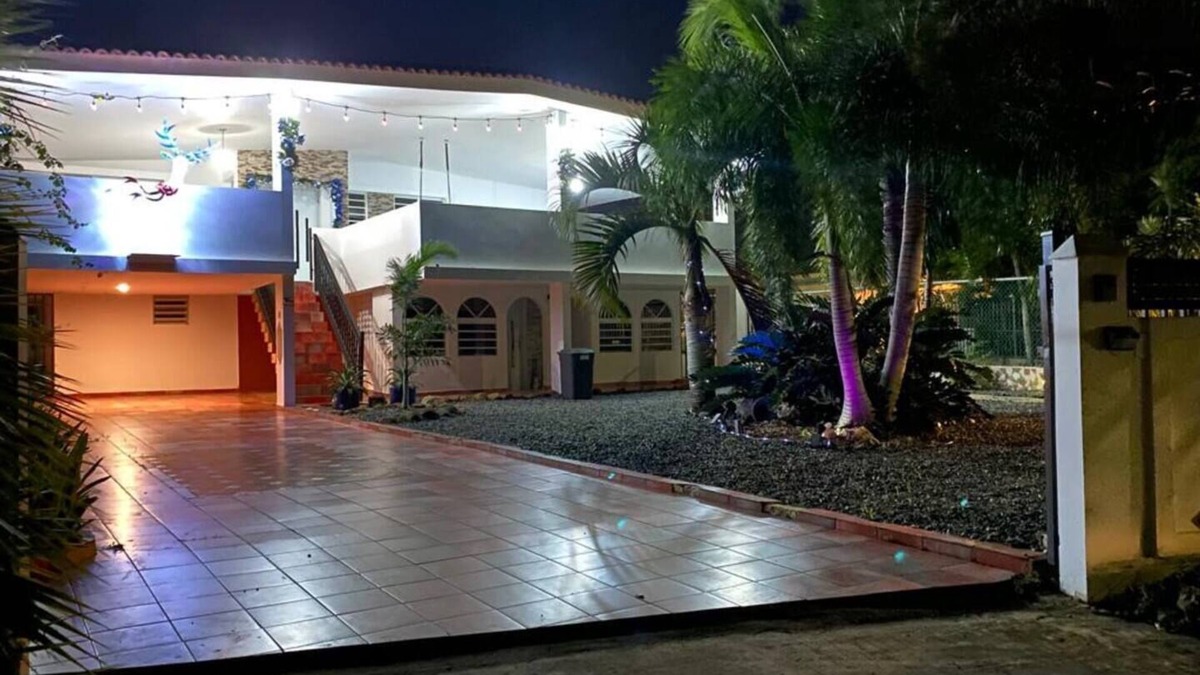 Coto House | Cozy 4-bedroom house with WiFi and AC in enchanting Isabela