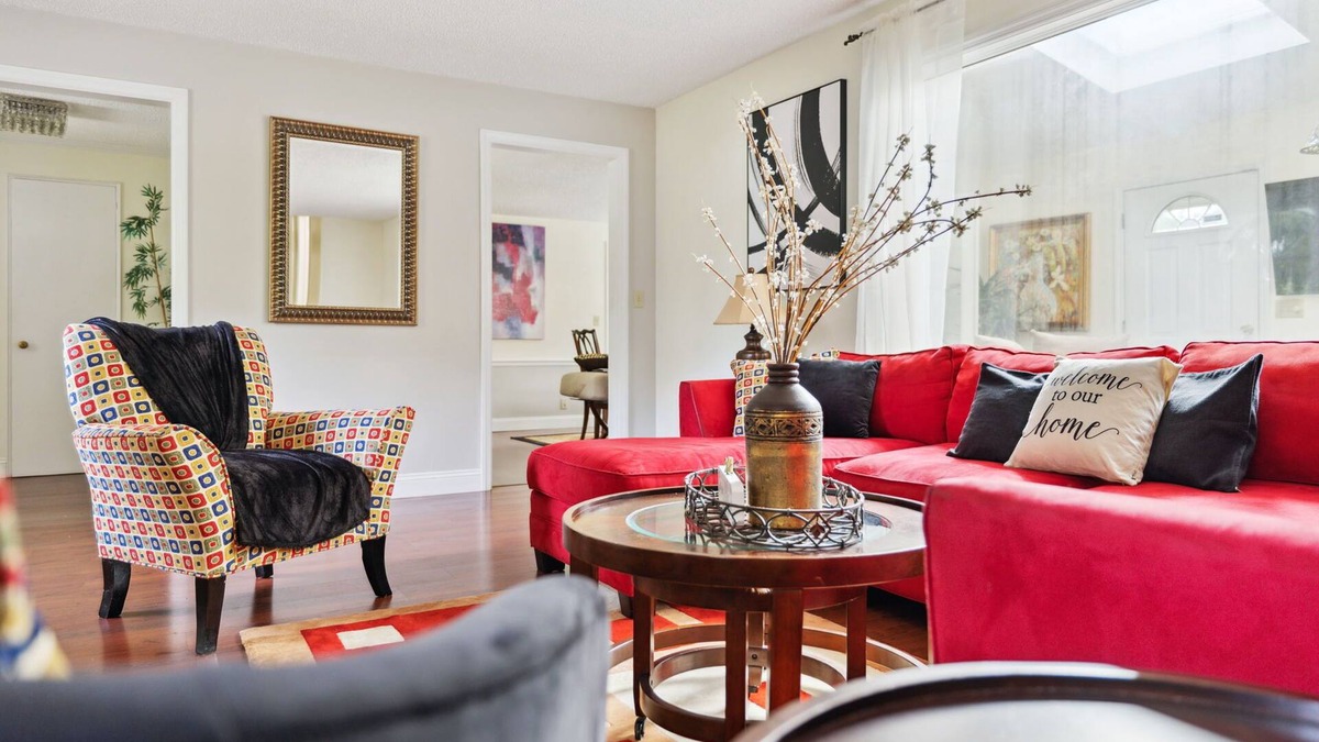 West Hartford House | Cozy 4 Bedroom West Hartford House