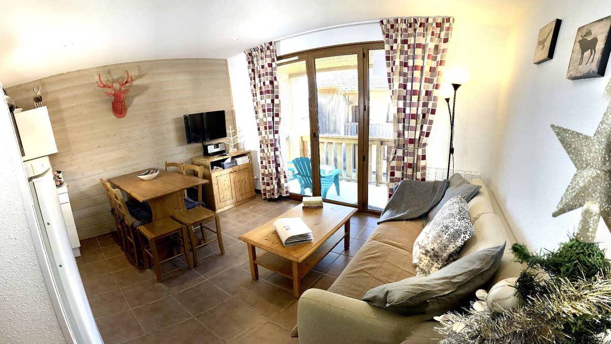 Les Angles Apartment | Cozy 4-star apartment (heated swimming pool-sauna)