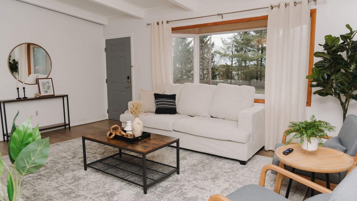 Wayne House | Cozy 4Bedroom/2Bath House - 5 Minutes from King Of Prussia