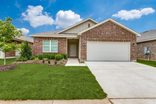 Crowley Apartment | Cozy 4bedroom home near TCU