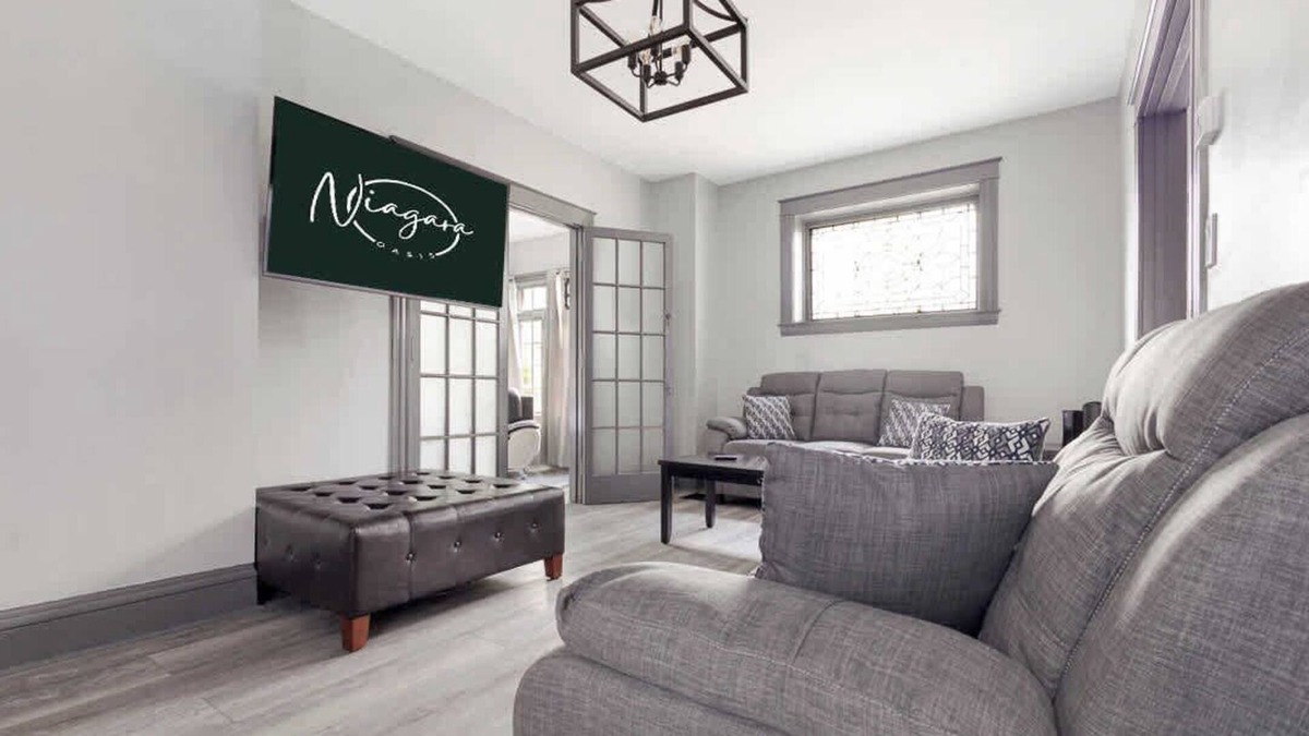 Niagara Falls House | Cozy 4BR, 1BA close to the Falls