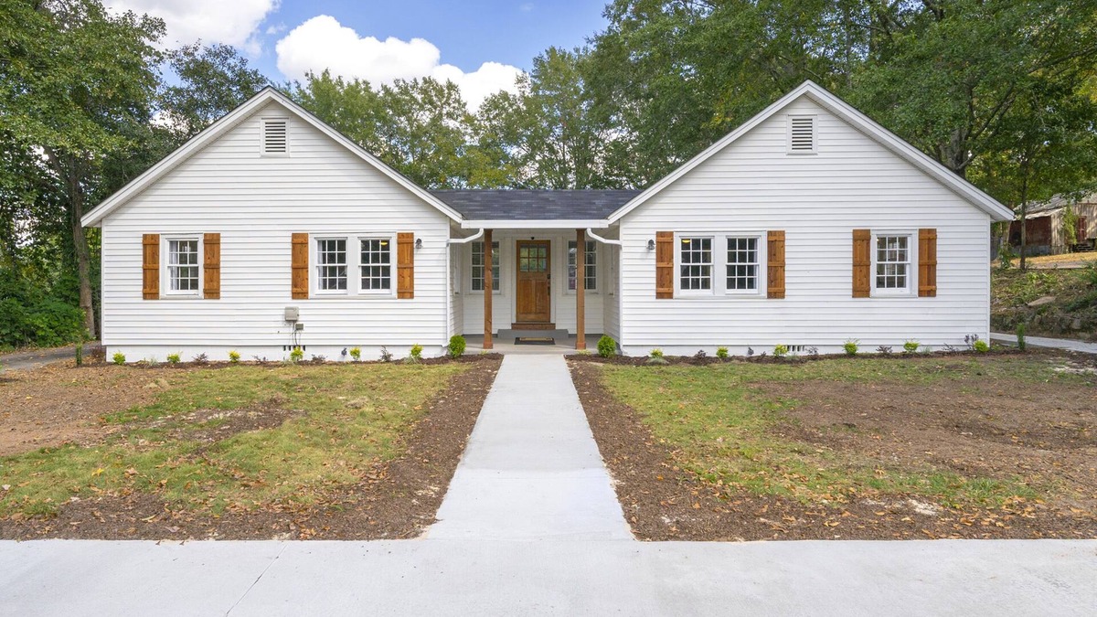 Warm Springs Cottage | Cozy 4BR Cottage in Downtown Warm Springs