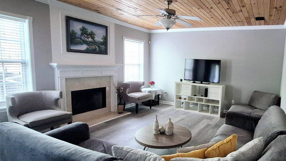 Buford House | Cozy 5-bedroom Home with Spacious Deck
