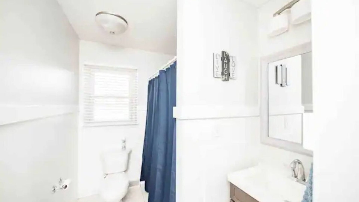 Lynchburg House | Cozy 5-bedroom house; full of amenities and more