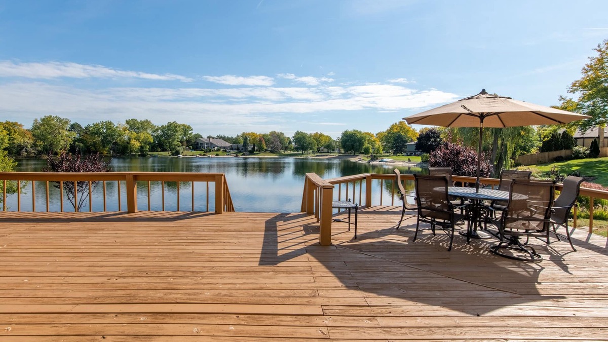 Westmont House | Cozy 5-bedroom with lake views and spacious deck