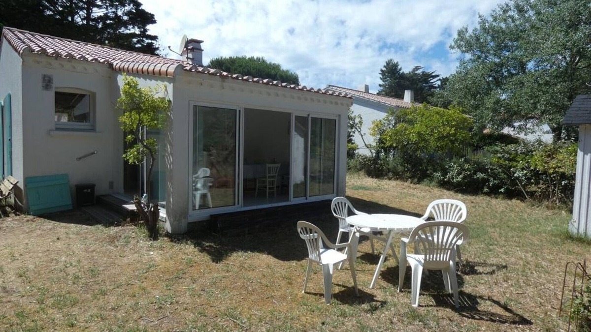 Notre-Dame-de-Monts House | Cozy 50m² House in Notre-Dame-de-Monts, 150m from Beach, Sleeps 5, Garden, Parking