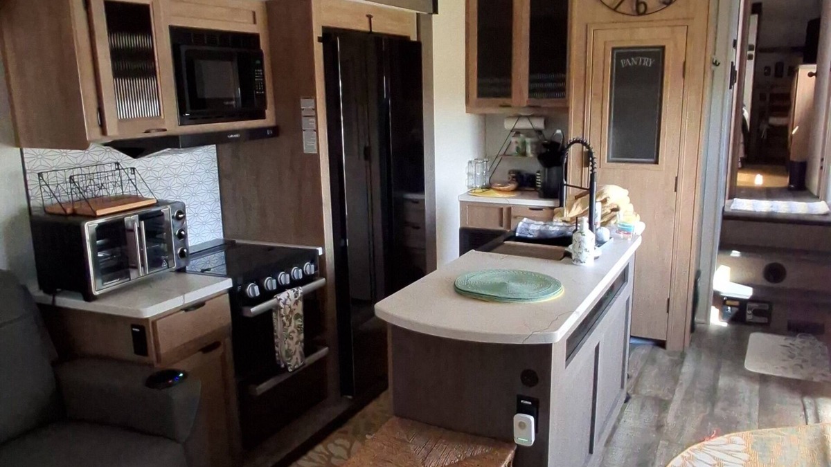 Arlington House | Cozy 5th wheel in Foothills of the Blue Ridge Parkway