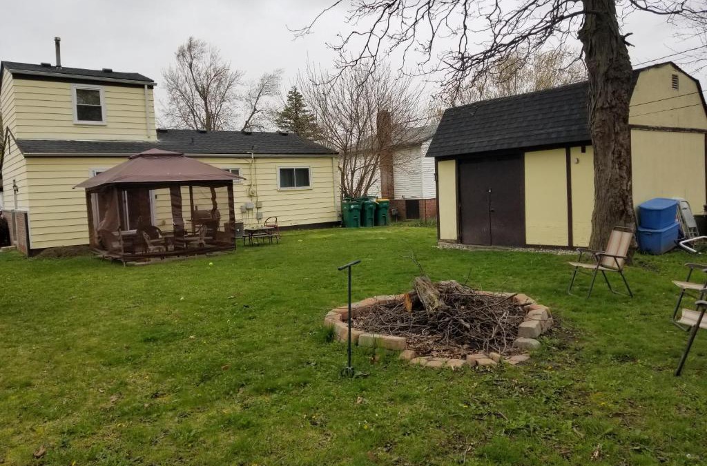 Whittaker House | Cozy 6 bedroom home with Gameroom and Fire pit.