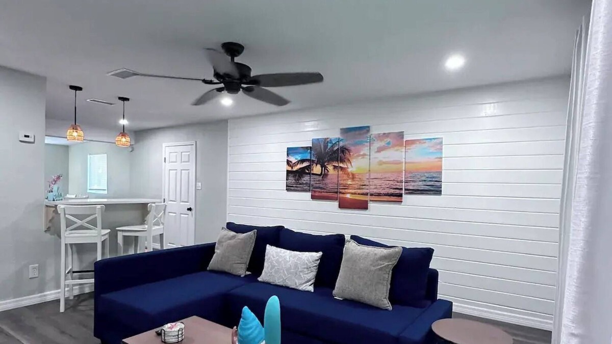 Holly Hill House | Cozy - 6 guest-Near the Beachn