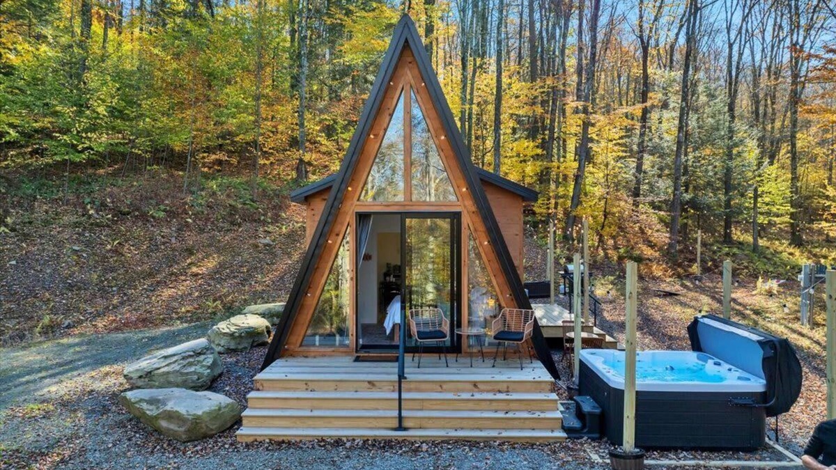 Damascus Cabin | Cozy A-Frame | Hot Tub, Fire Pit & Pet-Friendly