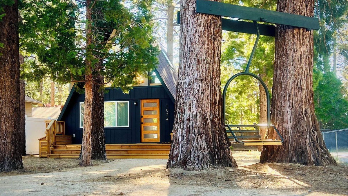 Peter Pan Cabin | Cozy A-Frame in charming Big Bear with Hot Tub