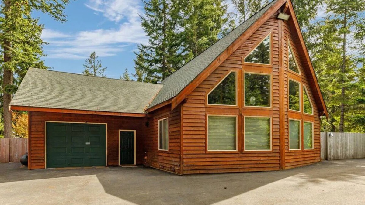 Cle Elum Cabin | COZY-A-Frame Mountain Getaway!Easy Access/HotTub-GmRm-Winter - Sun Fun