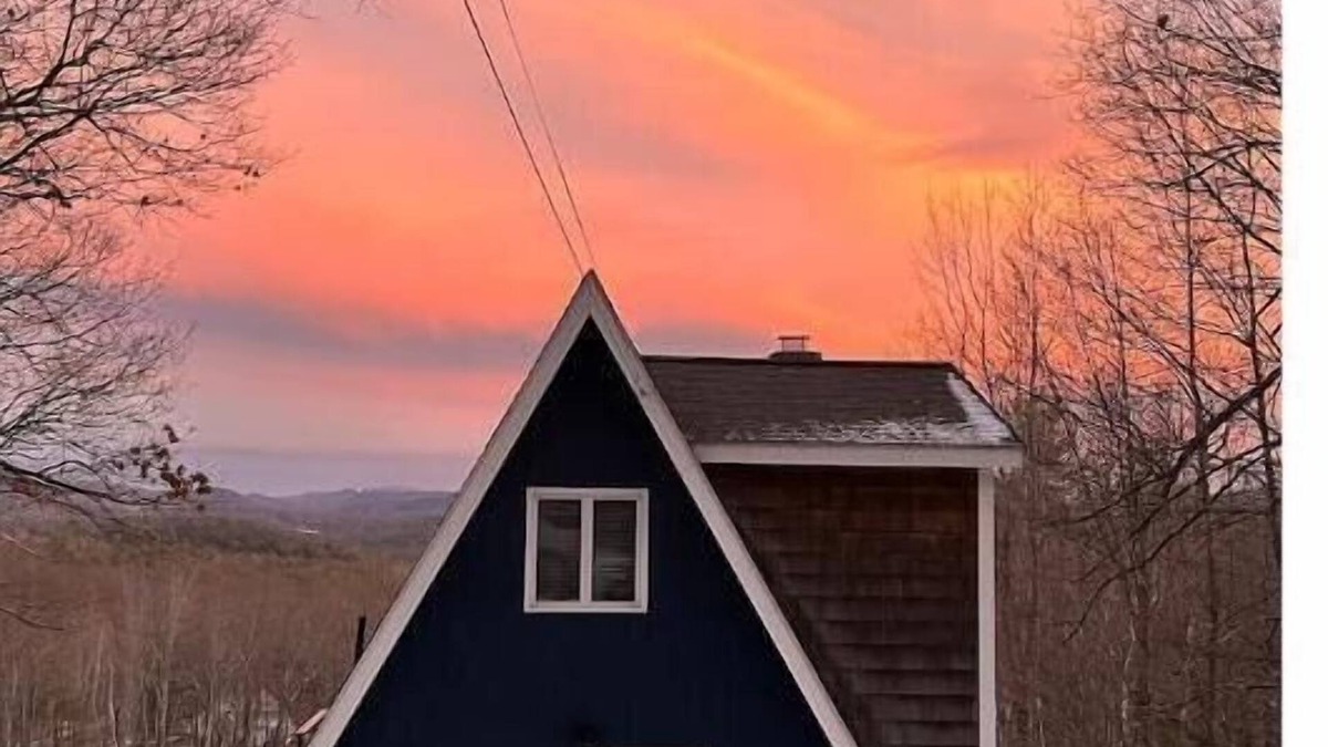 Newbury House | Cozy A-Frame Ski Chalet