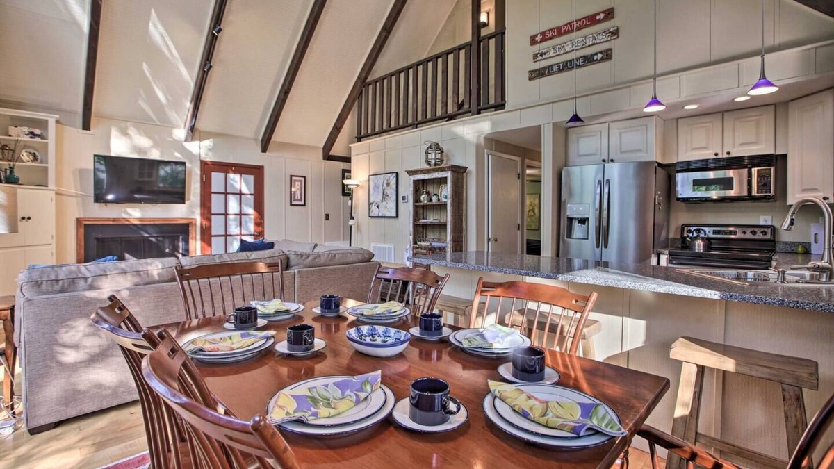 Wintergreen Cabin | COZY A-Frame Spacious Deck w/Grill