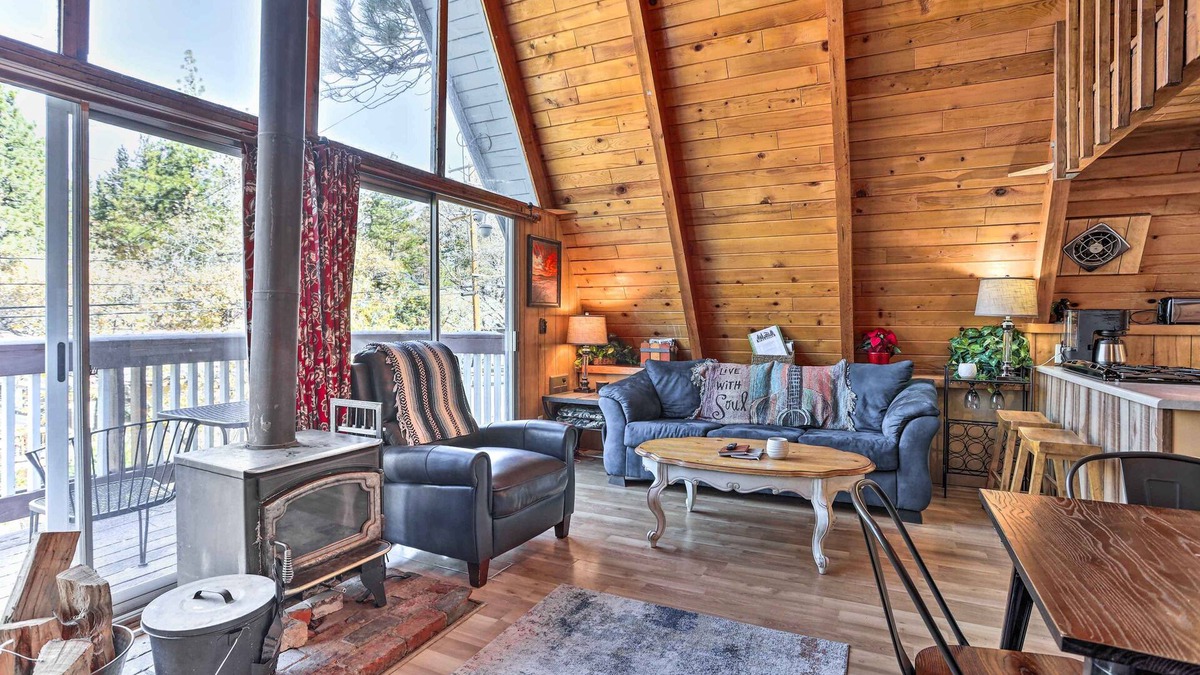 Arrowbear Lake Cabin | Cozy A-Frame w/Hot Tub Near Arrowbear Lake!