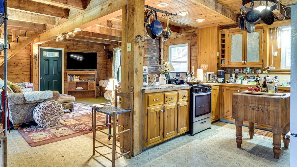 Town of Beekmantown Cabin | Cozy Adirondack Cabin Retreat in West Chazy!