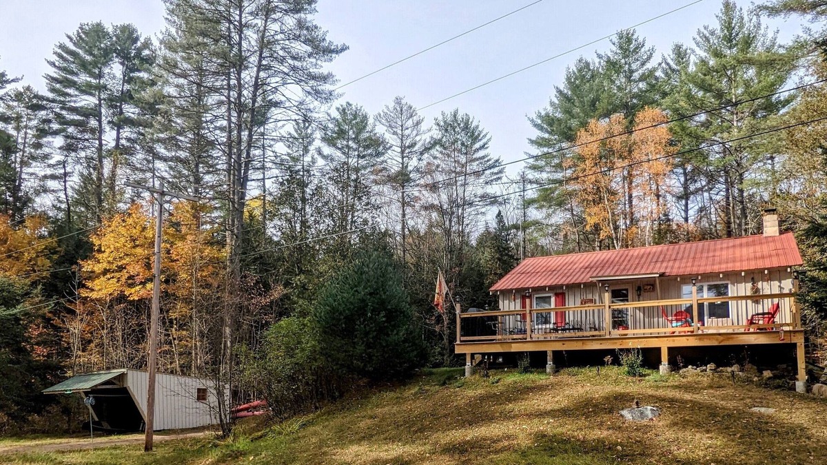 Olmstedville Cabin | Cozy Adirondack Cabin w/Deck [~15 minutes to Gore Mountain]