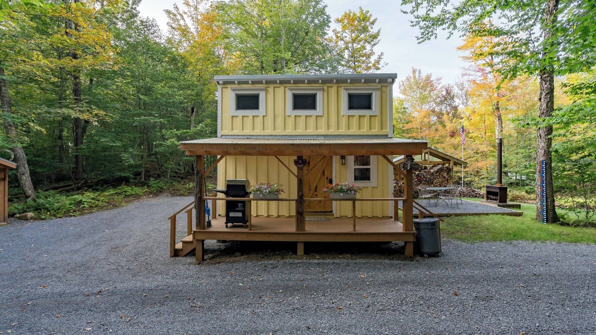 Brantingham Cabin | Cozy Adirondack Cottage for Two