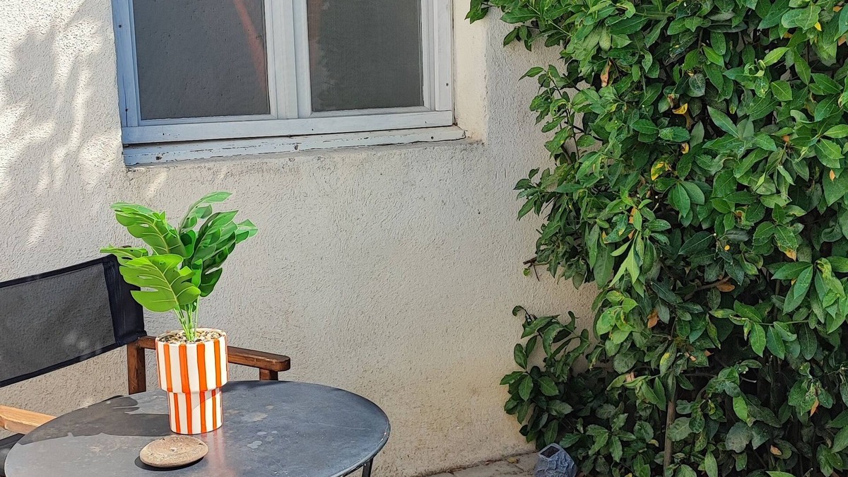 Vauvert Apartment | Cozy air-conditioned studio in Camargue with free parking, pets allowed