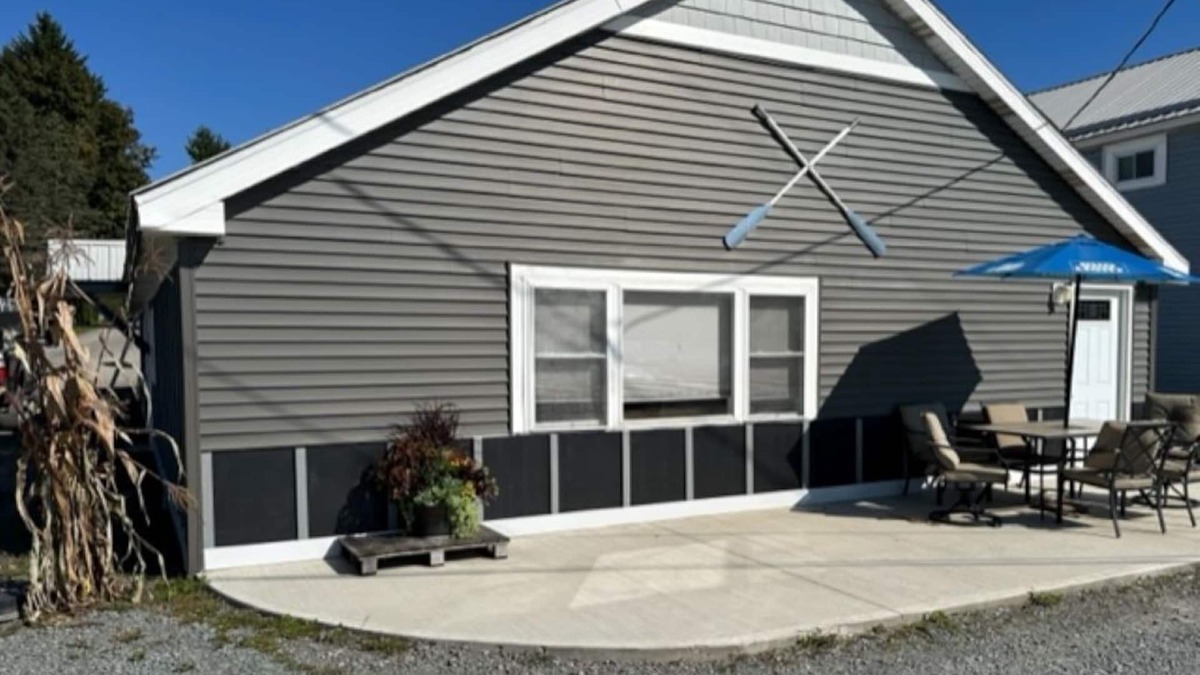Aldenville Apartment | Cozy All Season Lake Front Apartment