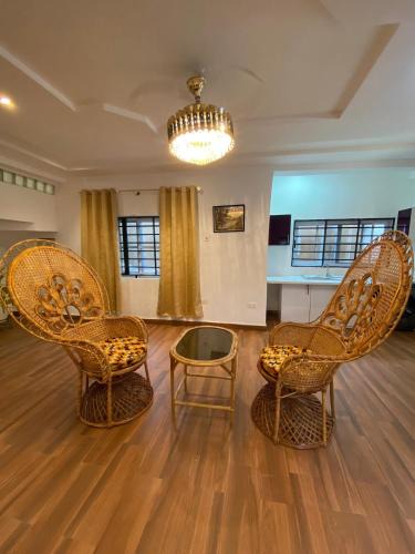 Adentan House | Cozy and Big 2 Bedrooms House 5 mins to Legon Campus