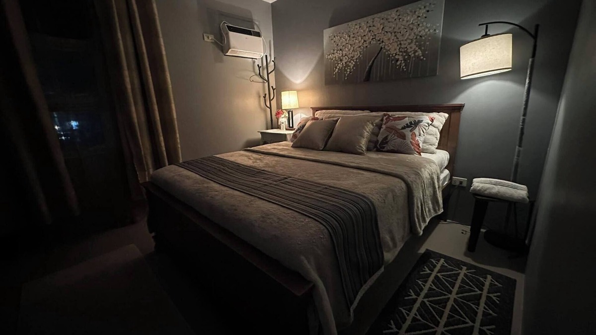 Angeles City House | Cozy and Charming 2-bedroom townhouse located near Clark and Malls free parking